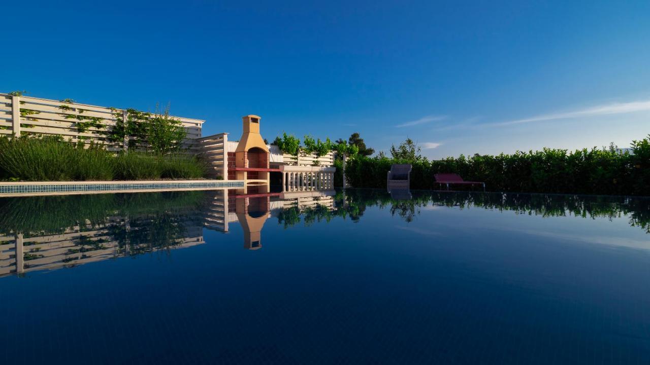 Sea Cats' Villas Sutivan Exterior photo
