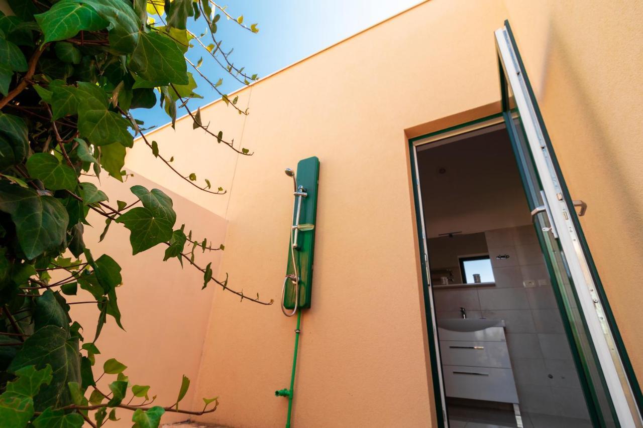 Sea Cats' Villas Sutivan Exterior photo